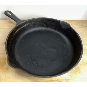 Vintage Wagner Ware Sidney - O - Cast Iron Double Spout Skillet #8 Model 1058 T